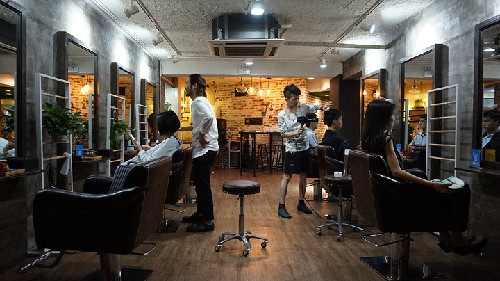 电影理发店，小巷中的隐秘魅力探索