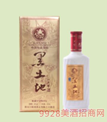 黑土地酒，励志故事与价格背后的力量，一杯酒见证时代变迁的图片展示
