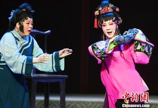 演艺领域的辛勤耕耘者，耕演员之路