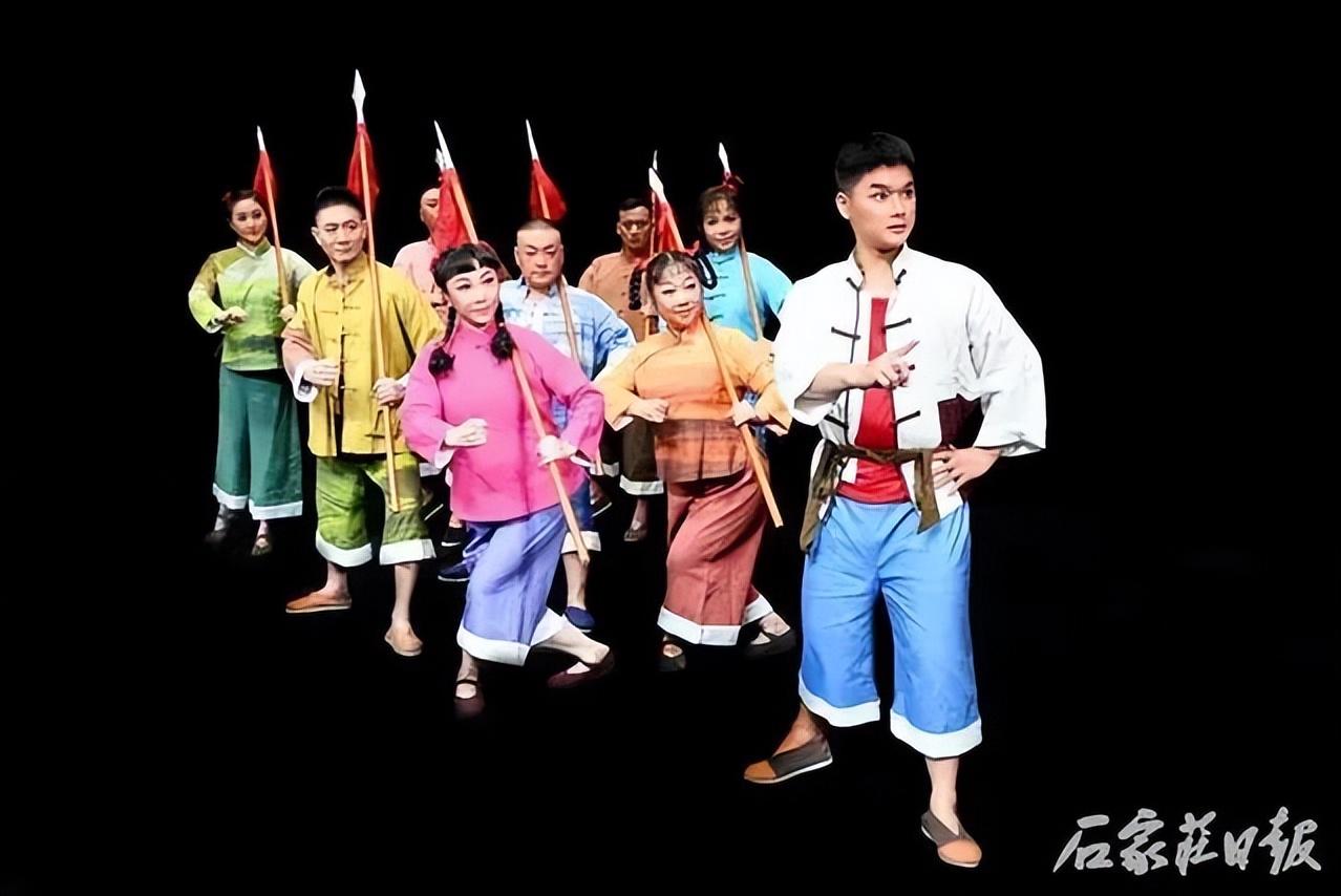 石家庄京剧团演员与自然的美丽邂逅