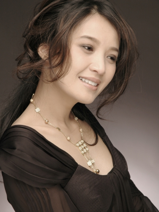 女演员李煜，璀璨之星的光芒闪耀旅程
