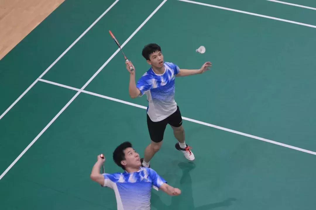 科技重塑赛场，大学羽毛球比赛速度与激情的体验之旅
