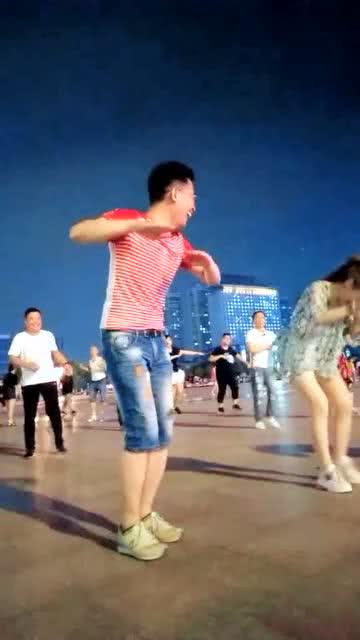 舞动人生，最新舞霸的自信与成就之旅
